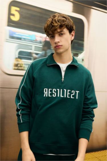 Boxy Fit Long Sleeve Sweatshirt