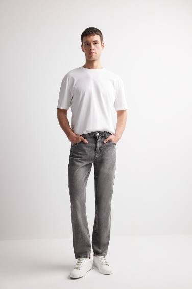 Straight Fit Normal Waist Straight Leg Jeans