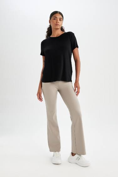 تيشيرت رياضي نص ردن قصة عادية من DeFactoFit