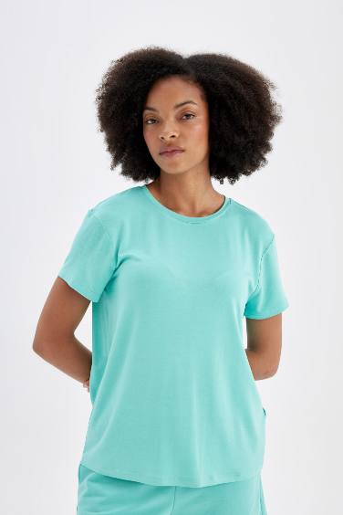 تيشيرت رياضي نص كم قصة عادية برقبة مستديرة من DeFactoFit