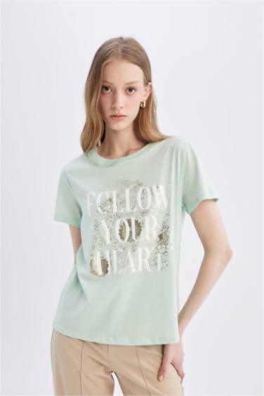 تيشيرت نص ردن مطبوع بياخة مستديرة وقصة عادية