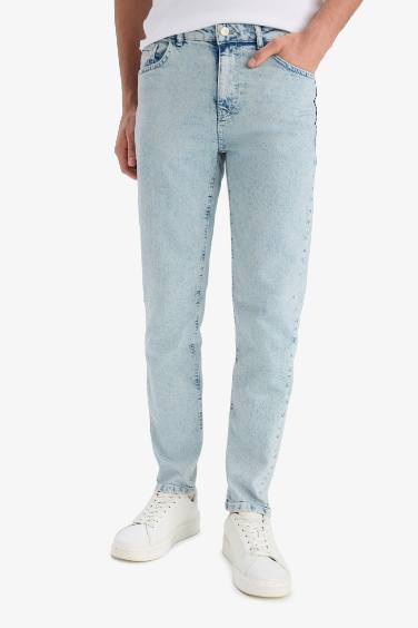 Slim Tapered Fit Skinny Leg Jeans