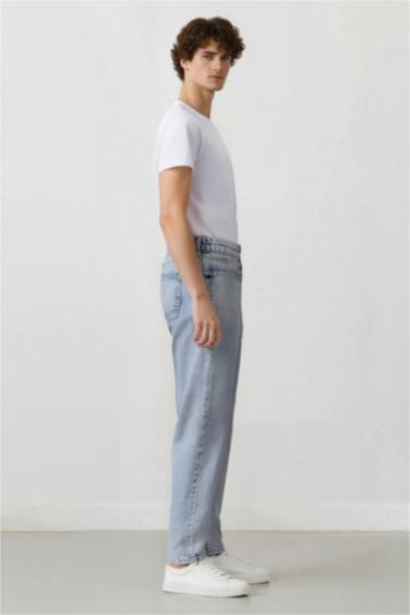 Slim Tapered Fit Skinny Leg Jeans