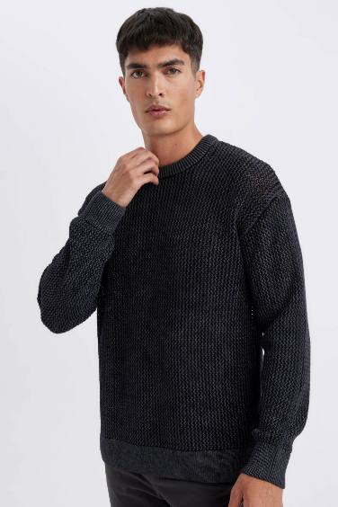 Relax Fit Crew Neck Textured Knitted Pullover