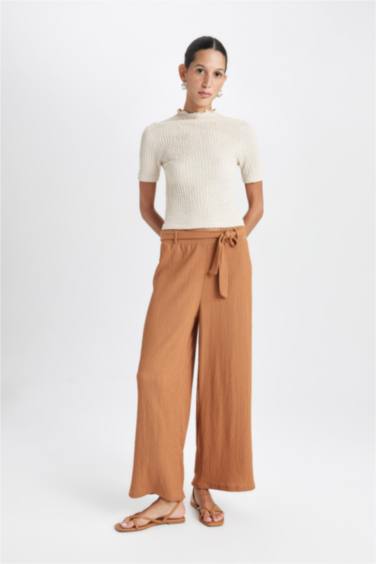 بنطلون كابري كولوت فيت برجل واسع