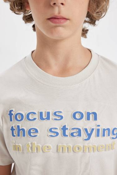 تي شيرت ولادي نص ردن مطبوع قصة عادية