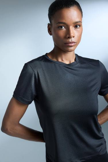 T-shirt de sport basique à col rond Coupe standard de DeFactoFit