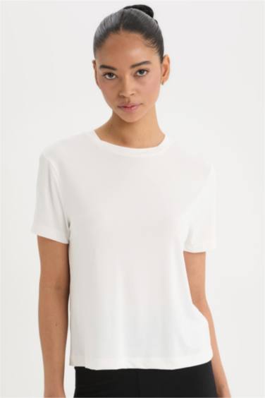 تي شيرت رياضي نص ردن قصة عادية من DeFactoFit