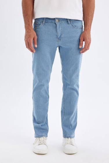 Sergio Regular Fit Normal Mold Normal Waist Pipe Leg Jeans