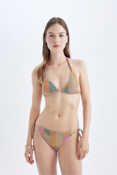 كلوت بكيني مطبوع قصة عادية من Fall in Love