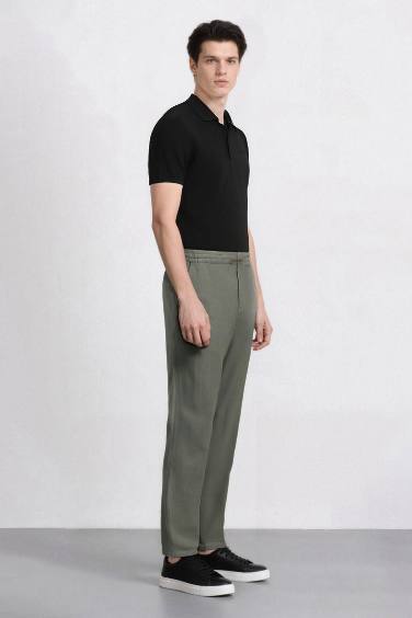 Прямые брюки-джоггеры приталенного кроя с карманами