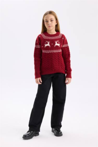 Свитер новогодний стандартного кроя с круглым вырезом для девочек
