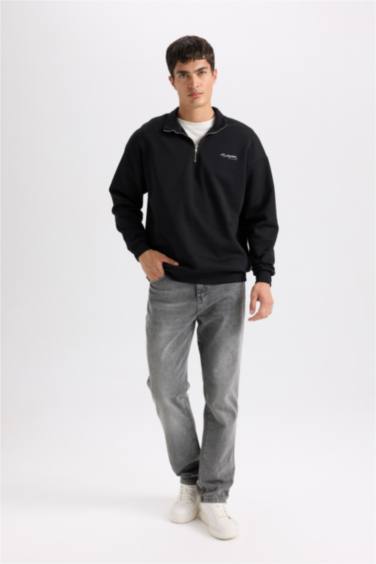 Boxy Fit Dik Yaka Yarım Fermuarlı Baskılı Sweatshirt