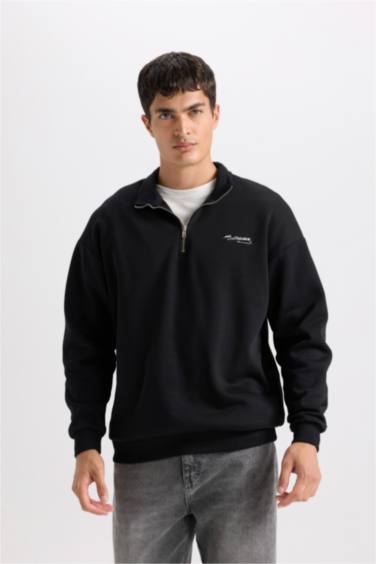 Boxy Fit Dik Yaka Yarım Fermuarlı Baskılı Sweatshirt