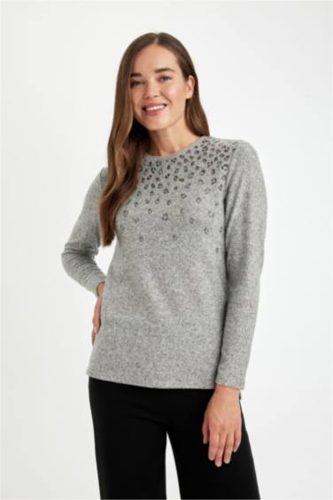 Relax Fit Bisiklet Yaka Leopar Baskılı Yırtmaçlı Uzun Kollu Tişört