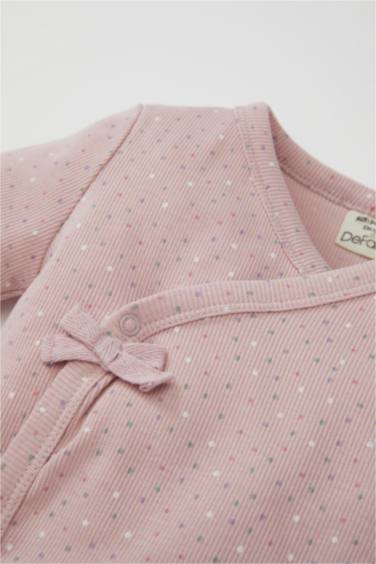 جمبسوت بناتي منقط حديثي الولادة مضلع