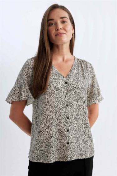 Regular Fit V-Neck Short Sleeve Shirt