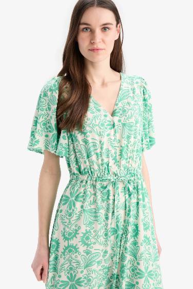 V Yaka Çiçek Desenli Bağcıklı Kısa Kollu Midi Yazlık Elbise