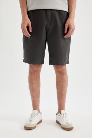 Short Bermuda en Gabardine à coupe régulière