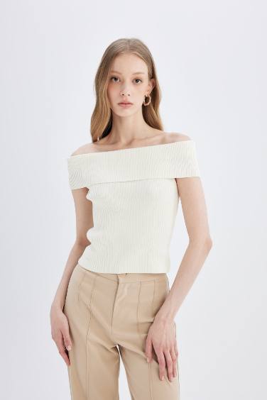 Fitted Open Shoulder Basic Knit T-Shirt