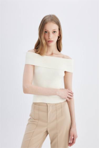 Fitted Open Shoulder Basic Knit T-Shirt