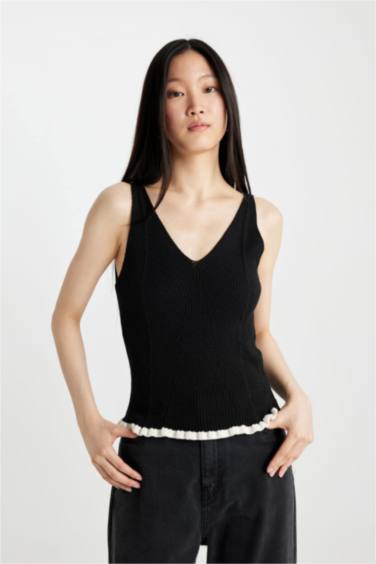 فانيلة سليم فيت بياخة V بدون ردن