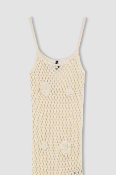 فستان ميدي كروشيه بحمالات