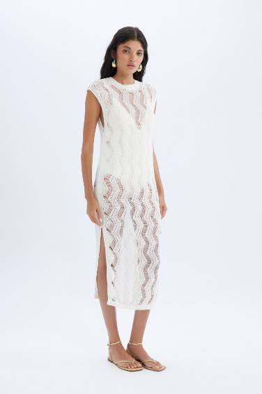 Robe Midi Blanche sans Manches à Col en V