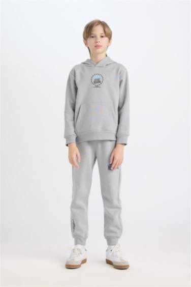 سويت شيرت قصة عادية بغطاء للرأس بجيب