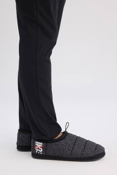 Man Flat Sole Slip On Slippers