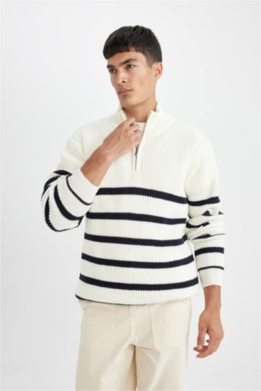 Standard Fit Stand Collar Half Zipper Striped Knitwear Pullover