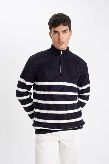 Standard Fit Turtleneck Knitwear Pullover