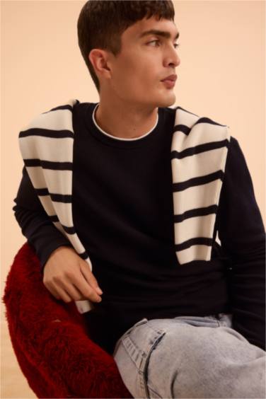 Relax Fit Bisiklet Yaka Yaka İçi Penye Detaylı Pamuklu Triko Kazak