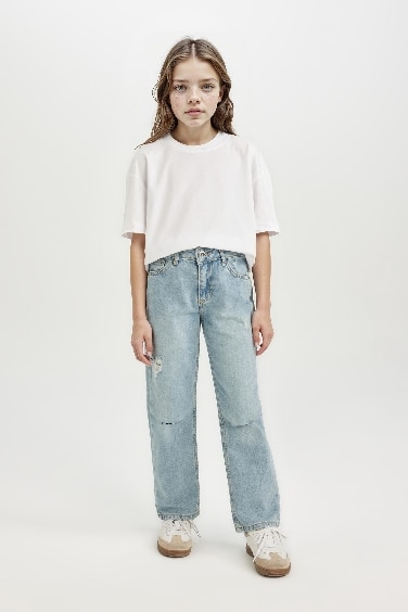 بنطلون جينز بناتي قصة مستقيمة وتفاصيل ممزقة