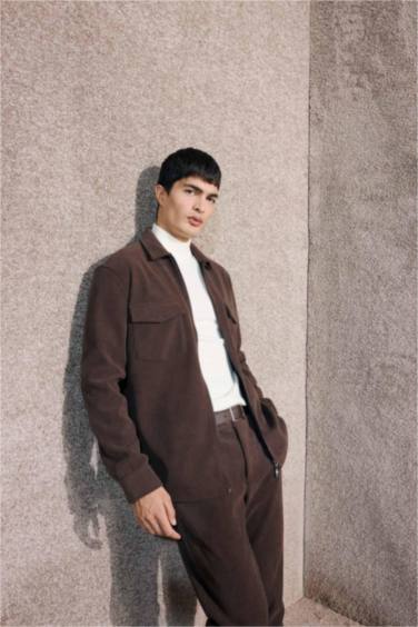 جاكيت قميص مخمل قطيفة قصة عادية بياقة بولو وجيب