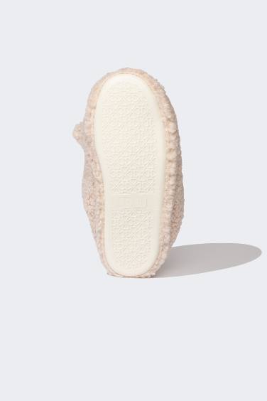 Woman Flat Sole Home Slipper