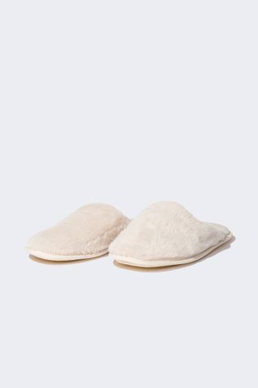 Woman Flat Sole Slip On Plush Home Slippers