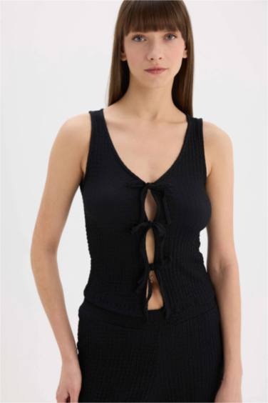 Slim Fit V Neck Crepe Tank Top