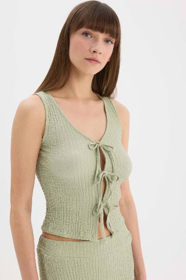 Slim Fit V Neck Tie Sleeveless Blouse