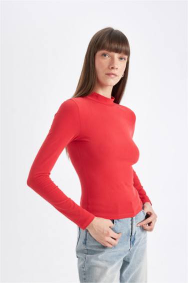 تيشيرت كم طويل سليم فيت برقبة عالية