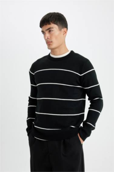 Standart Fit Normal Kesim Bisiklet Yaka Çizgili Triko Kazak