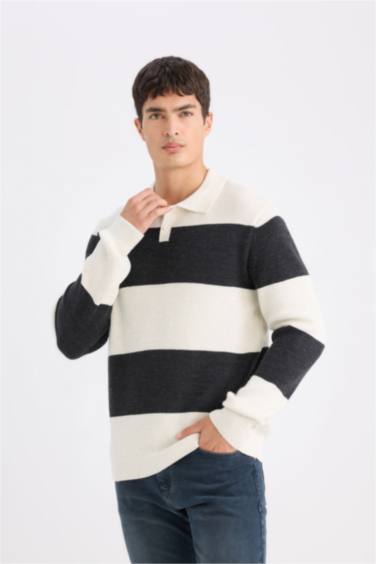 Standart Fit Polo Yaka Çizgili Triko Kazak