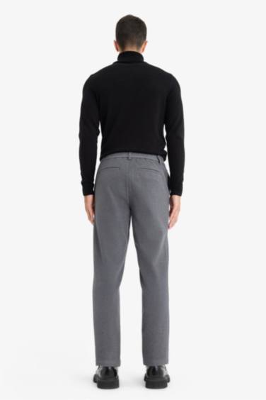 بنطلون برجل عادية