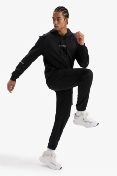 Standard Fit Jogger