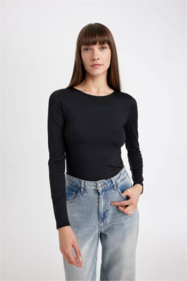 تيشيرت اسود بيزك كم طويل سليم فيت