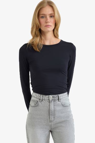 Slim Fit Dar Kesim Bisiklet Yaka Basic Düz Uzun Kollu Tişört