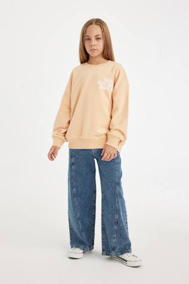 Свитшот оверсайз с принтом на спине для девочек