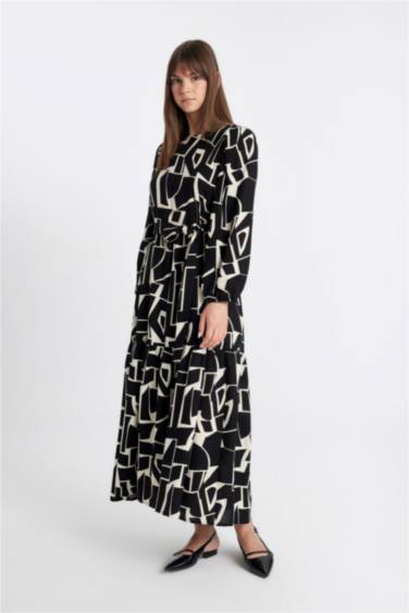 Bisiklet Yaka Desenli Kuşaklı Uzun Kollu Maxi Elbise