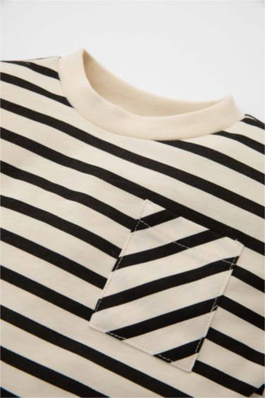 تيشيرت مخطط ولادي كم طويل قصة عادية