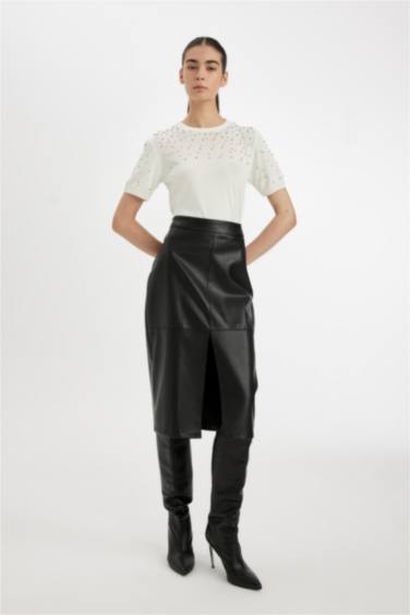 Pull en tricot coupe régulière à Manches Courtes et à Col rond